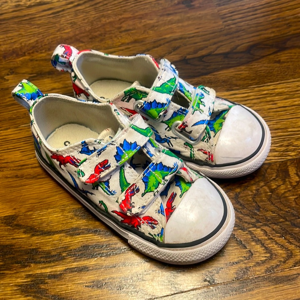 Converse All star Dino shoes size 8